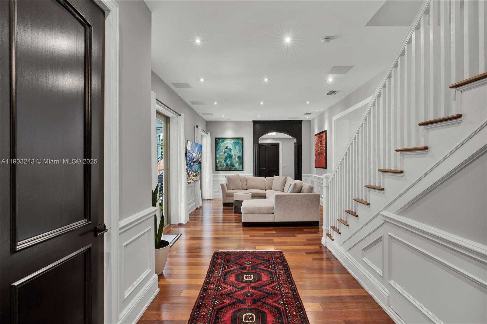 Small Image of 932 ESCOBAR AVE, Coral Gables Number 4