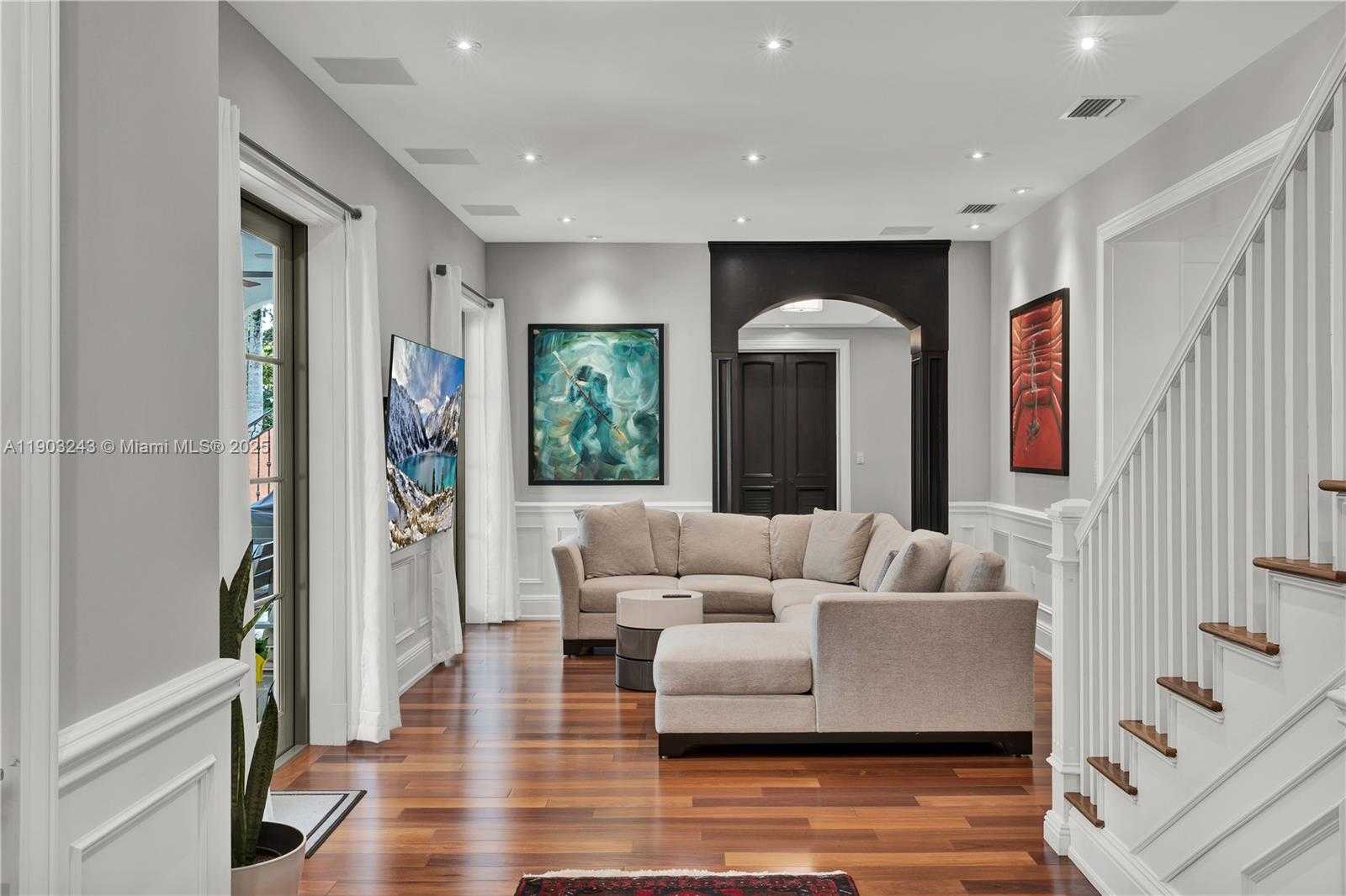 Small Image of 932 ESCOBAR AVE, Coral Gables Number 5