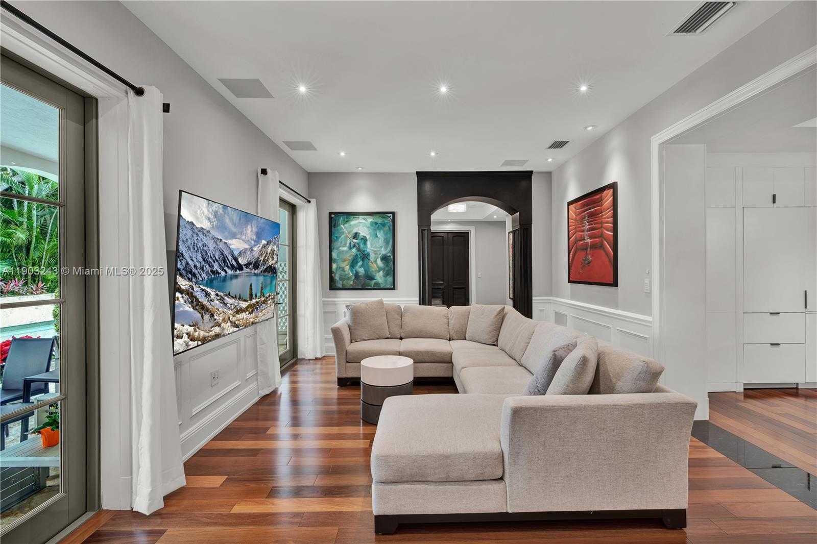 Small Image of 932 ESCOBAR AVE, Coral Gables Number 7