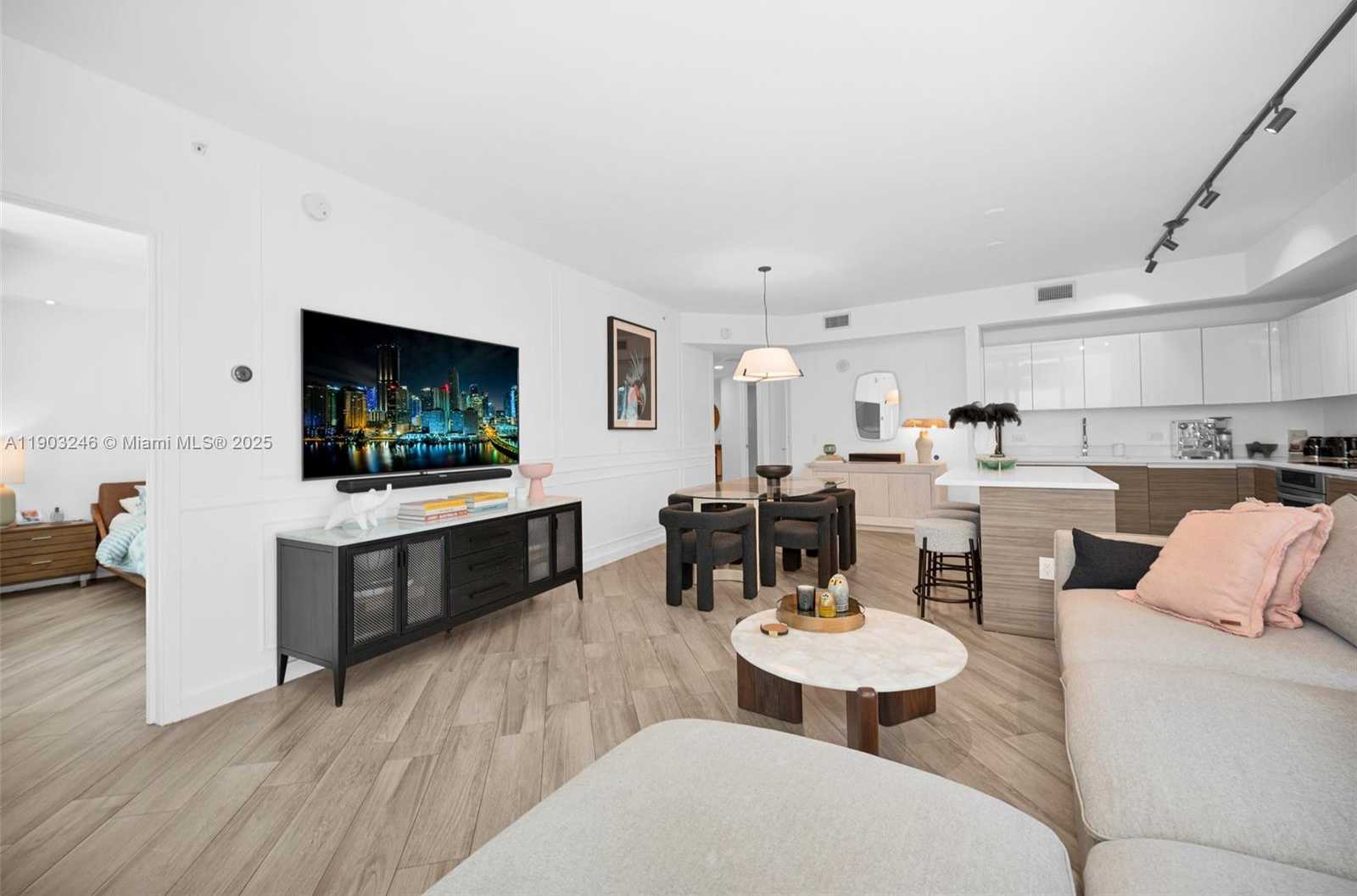 Small Image of 1100 SOUTH MIAMI AVE #1010, Miami Number 15