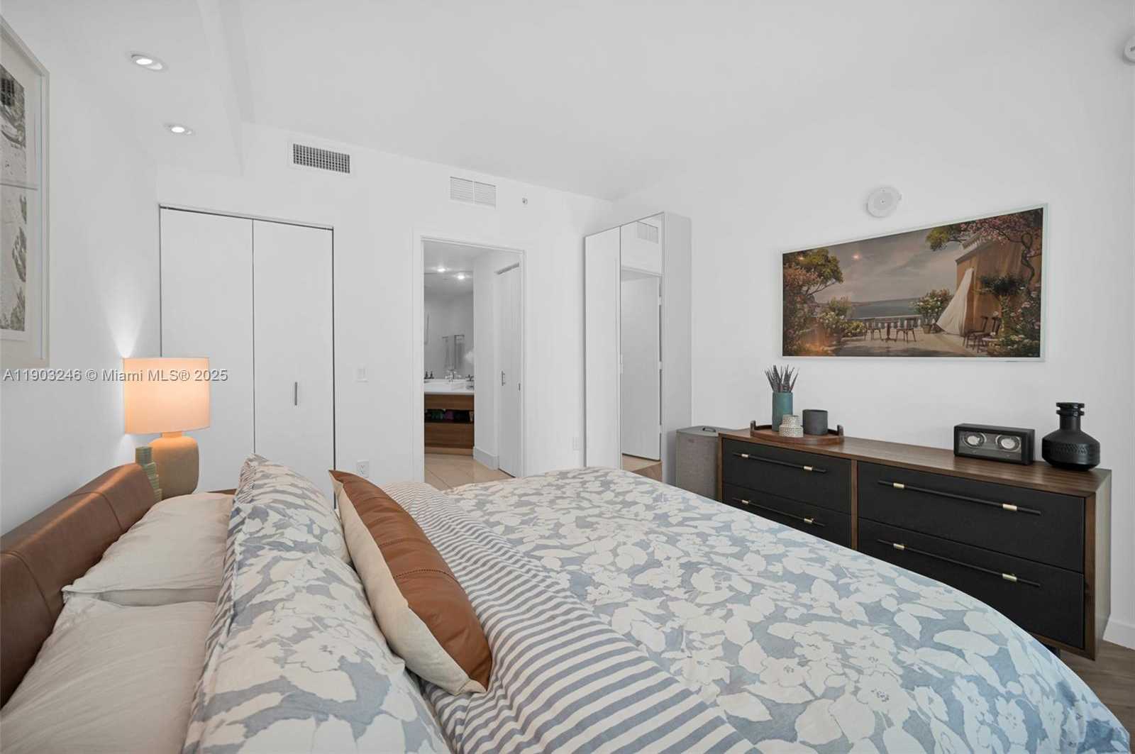 Small Image of 1100 SOUTH MIAMI AVE #1010, Miami Number 17