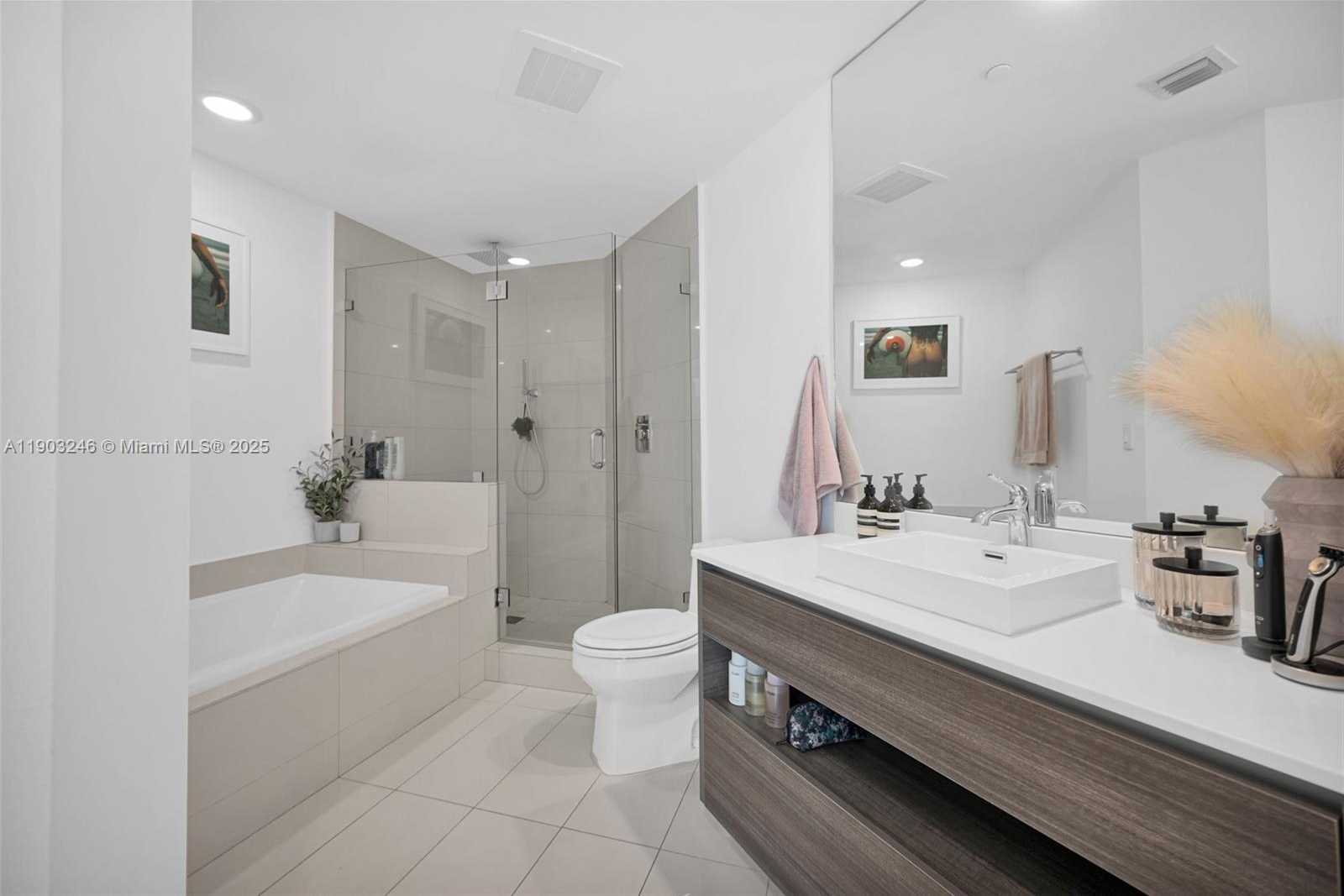 Small Image of 1100 SOUTH MIAMI AVE #1010, Miami Number 21