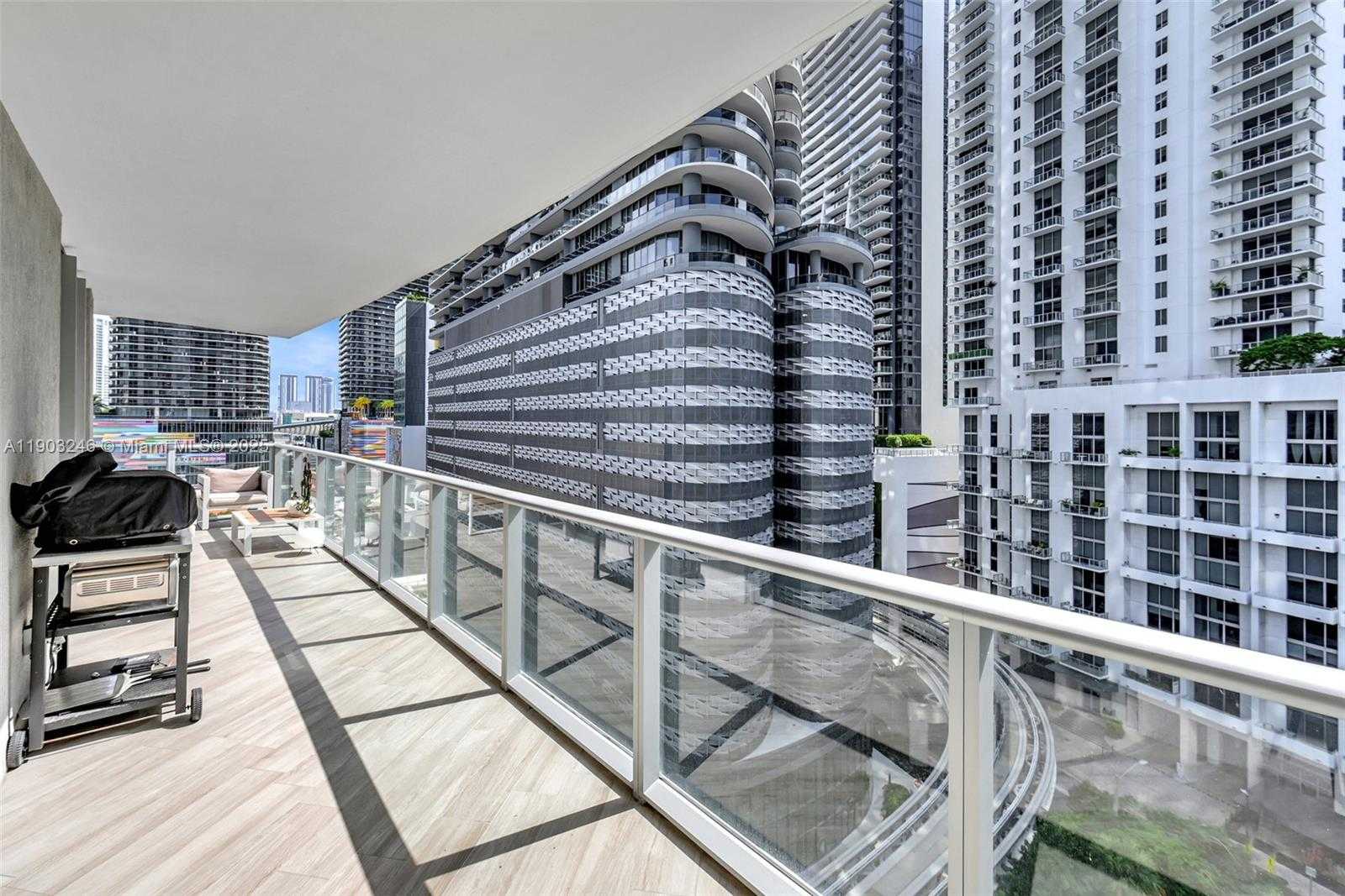 Small Image of 1100 SOUTH MIAMI AVE #1010, Miami Number 32