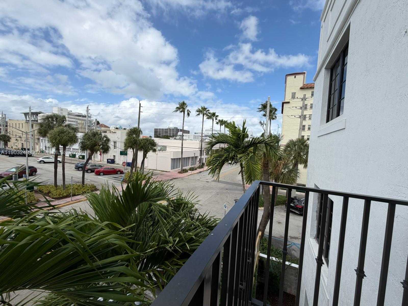 Small Image of 1619 JEFFERSON AVE #301, Miami Beach Number 5