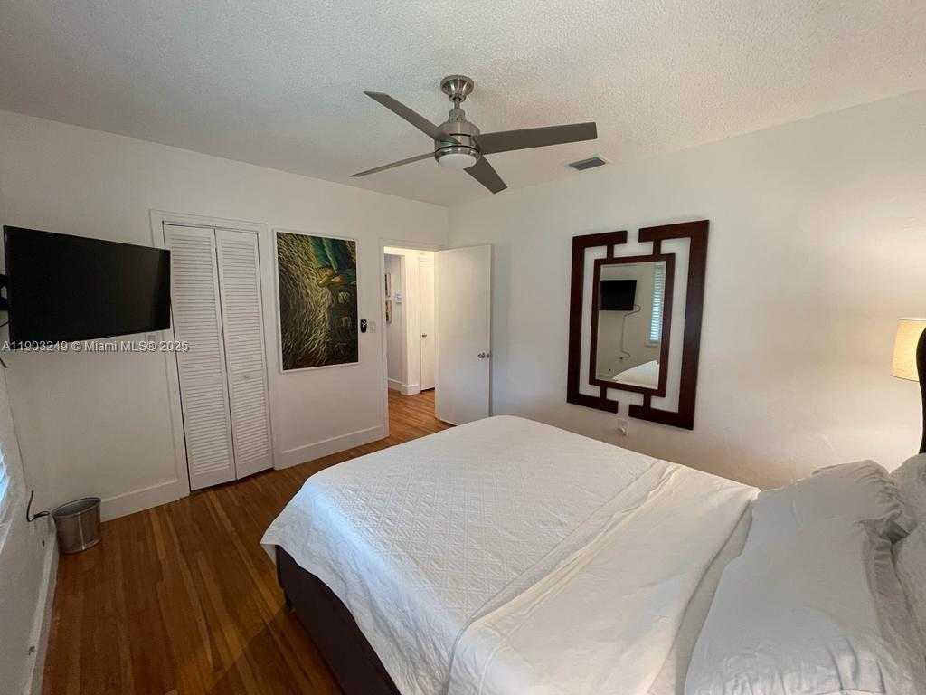 Small Image of 1545 NORTH EAST 138TH ST, North Miami Number 10