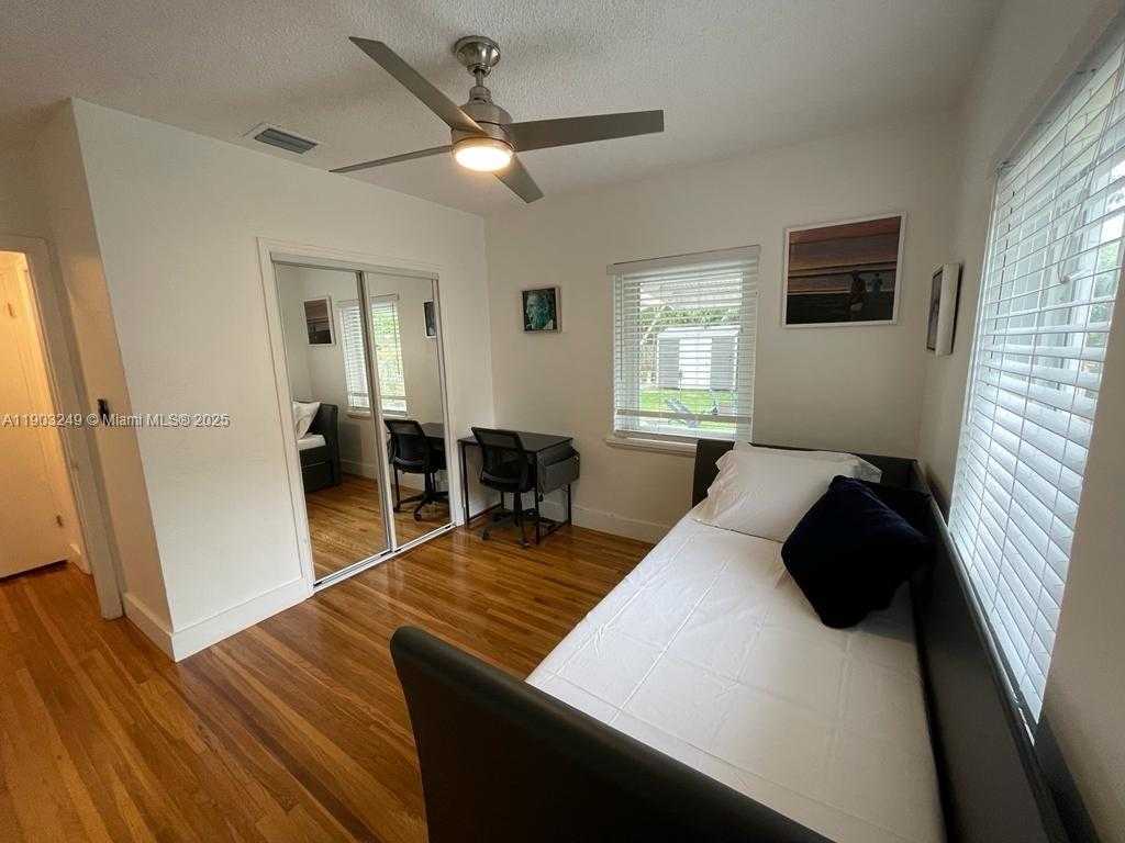 Small Image of 1545 NORTH EAST 138TH ST, North Miami Number 13