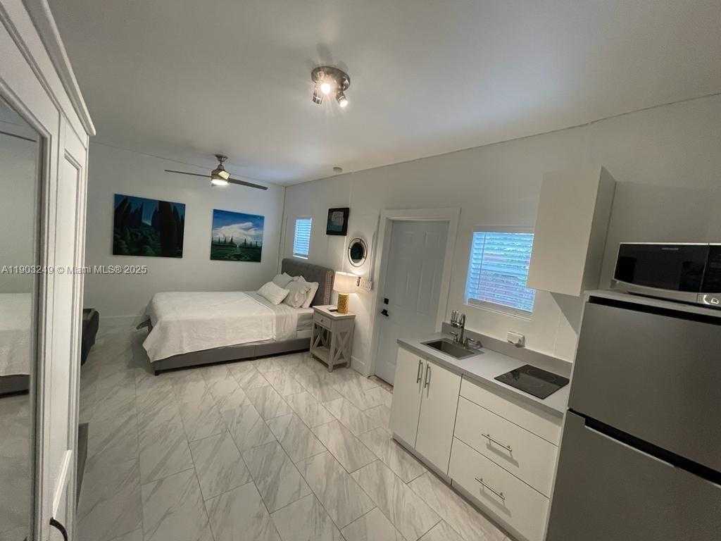 Small Image of 1545 NORTH EAST 138TH ST, North Miami Number 16