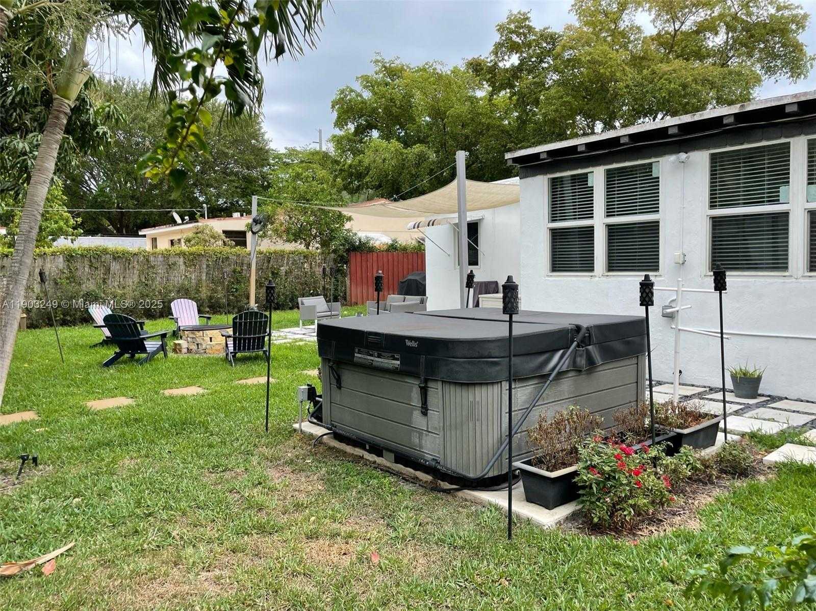 Small Image of 1545 NORTH EAST 138TH ST, North Miami Number 19