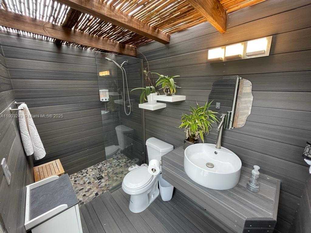 Small Image of 1545 NORTH EAST 138TH ST, North Miami Number 22