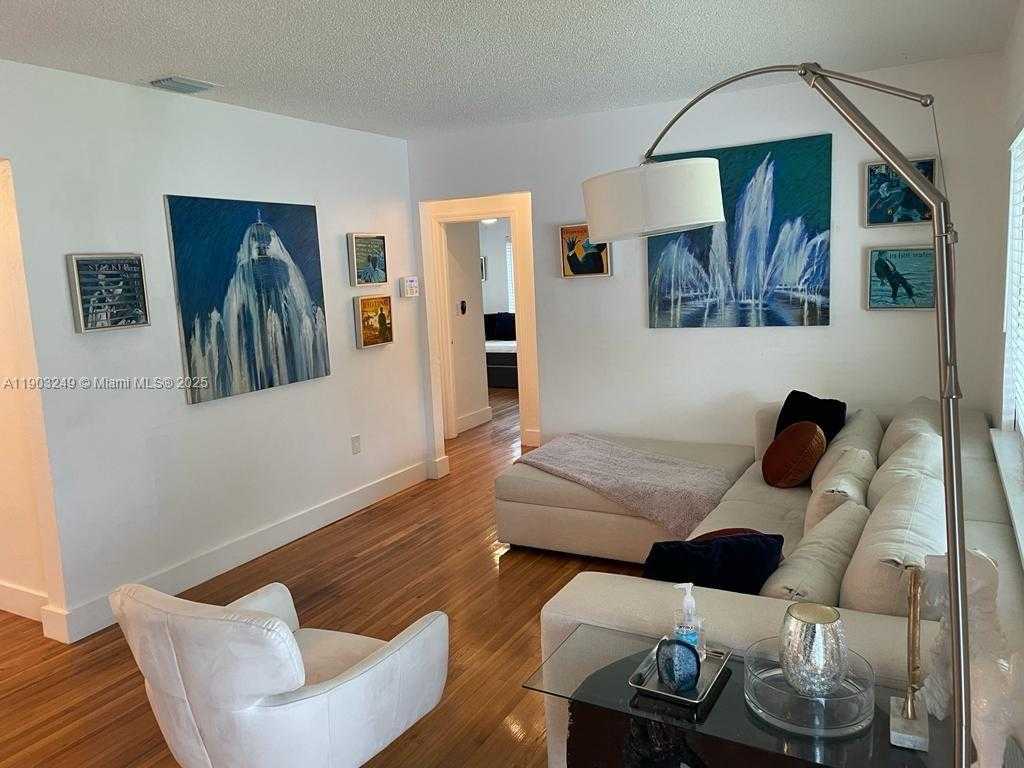 Small Image of 1545 NORTH EAST 138TH ST, North Miami Number 5