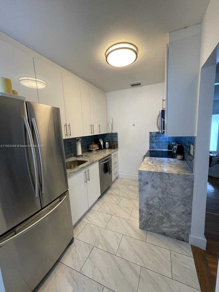 Small Image of 1545 NORTH EAST 138TH ST, North Miami Number 7