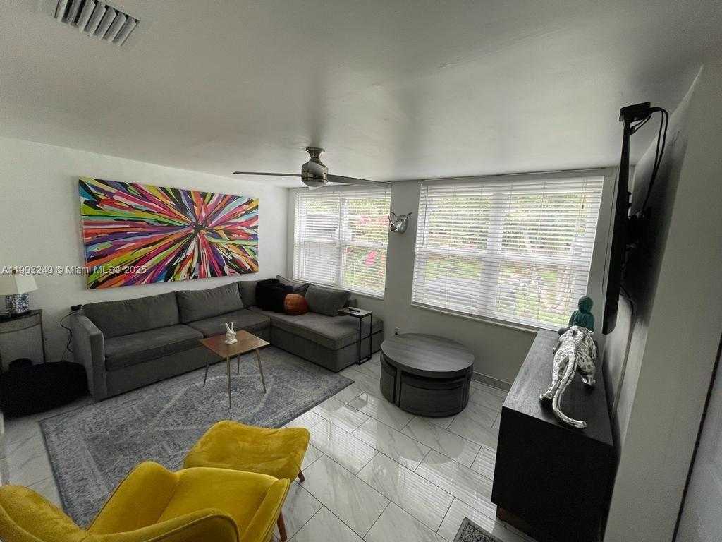 Small Image of 1545 NORTH EAST 138TH ST, North Miami Number 8