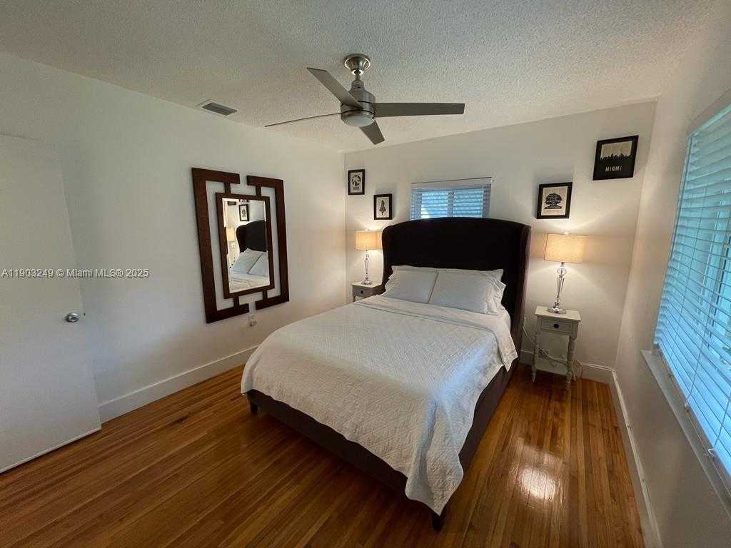 Small Image of 1545 NORTH EAST 138TH ST, North Miami Number 9