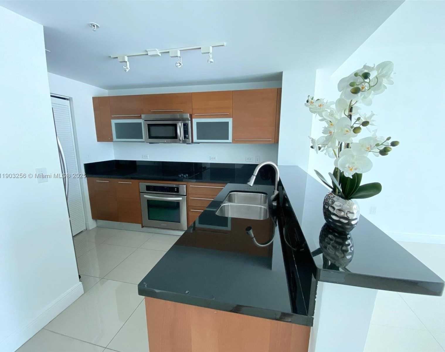 Small Image of 244 BISCAYNE BLVD #1605, Miami Number 10