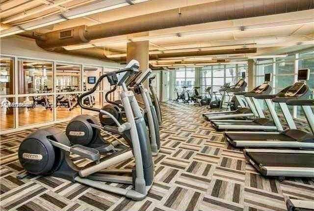 Small Image of 244 BISCAYNE BLVD #1605, Miami Number 20