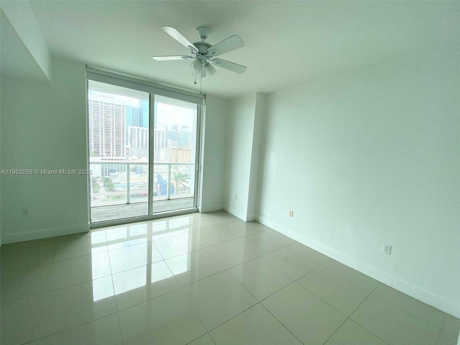 Small Image of 244 BISCAYNE BLVD #1605, Miami Number 6