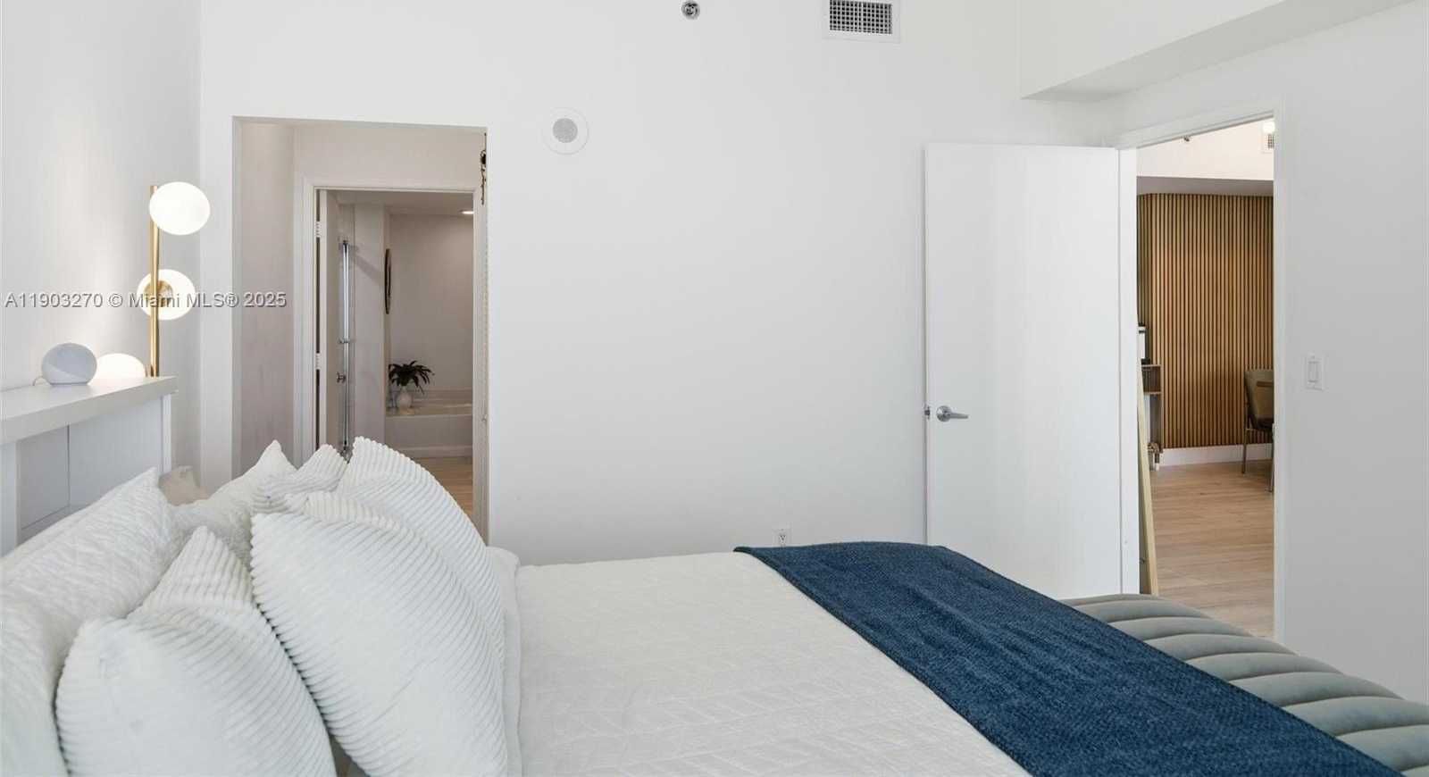 Small Image of 951 BRICKELL AVE #3504, Miami Number 26