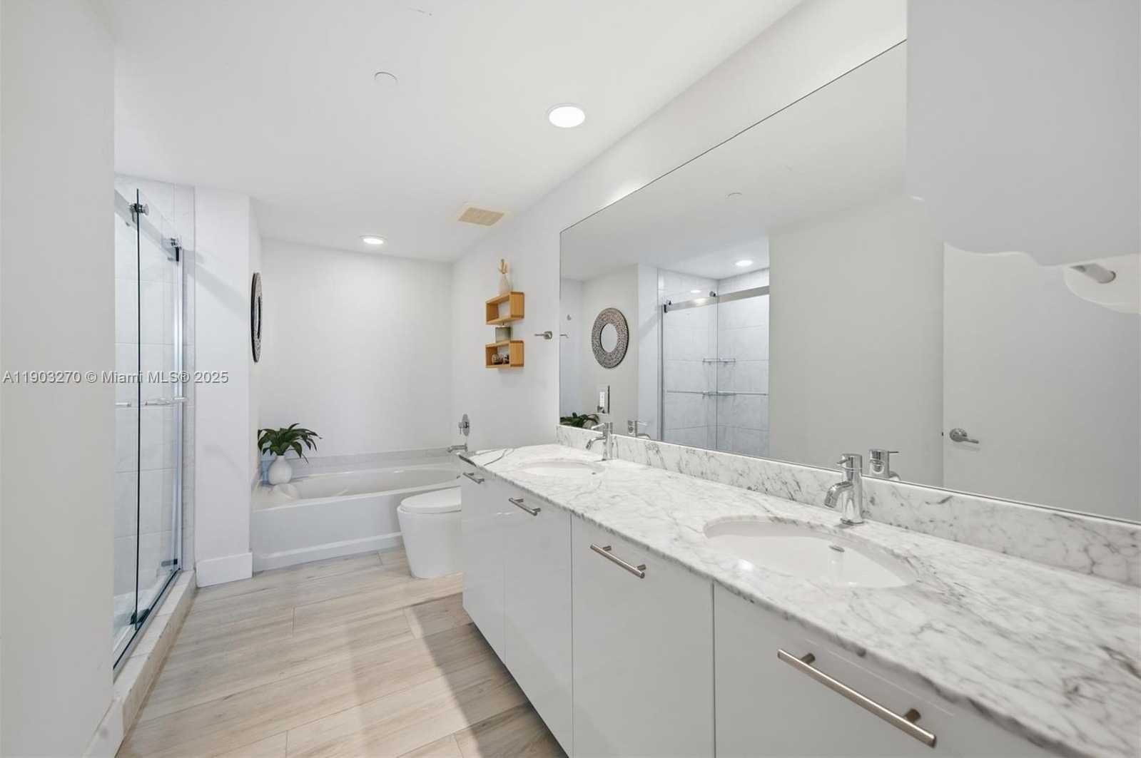 Small Image of 951 BRICKELL AVE #3504, Miami Number 27