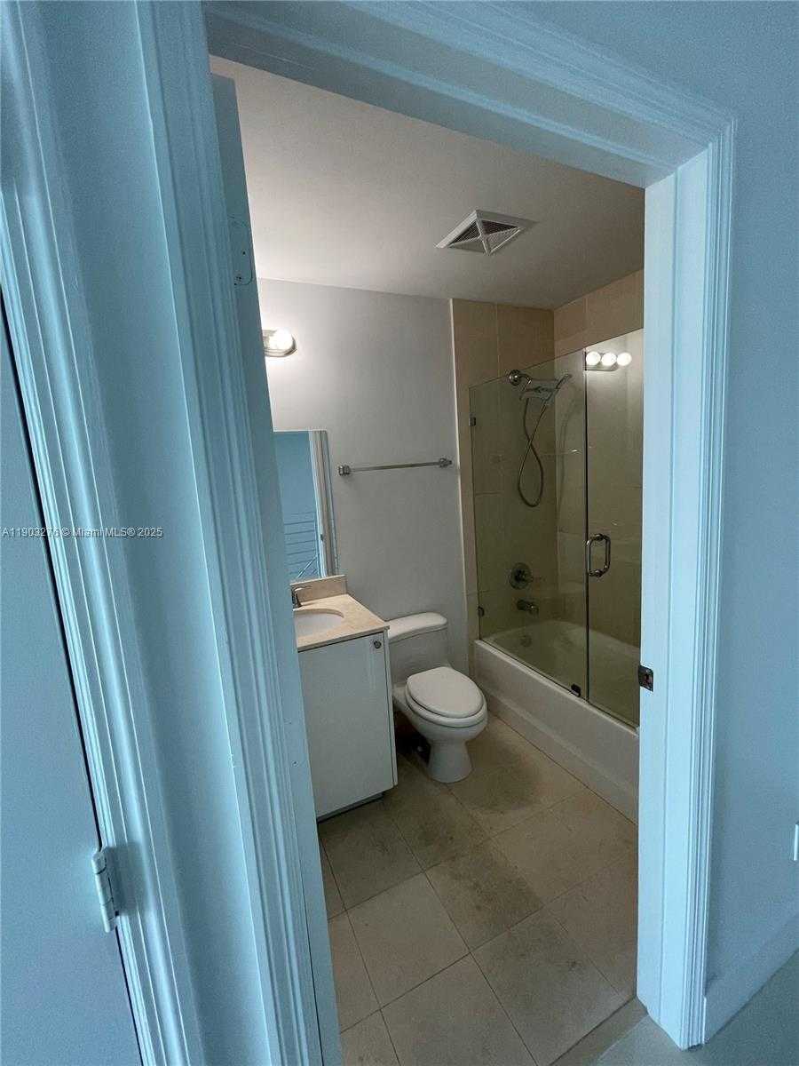 Small Image of 60 SOUTH WEST 13TH ST #2213, Miami Number 13