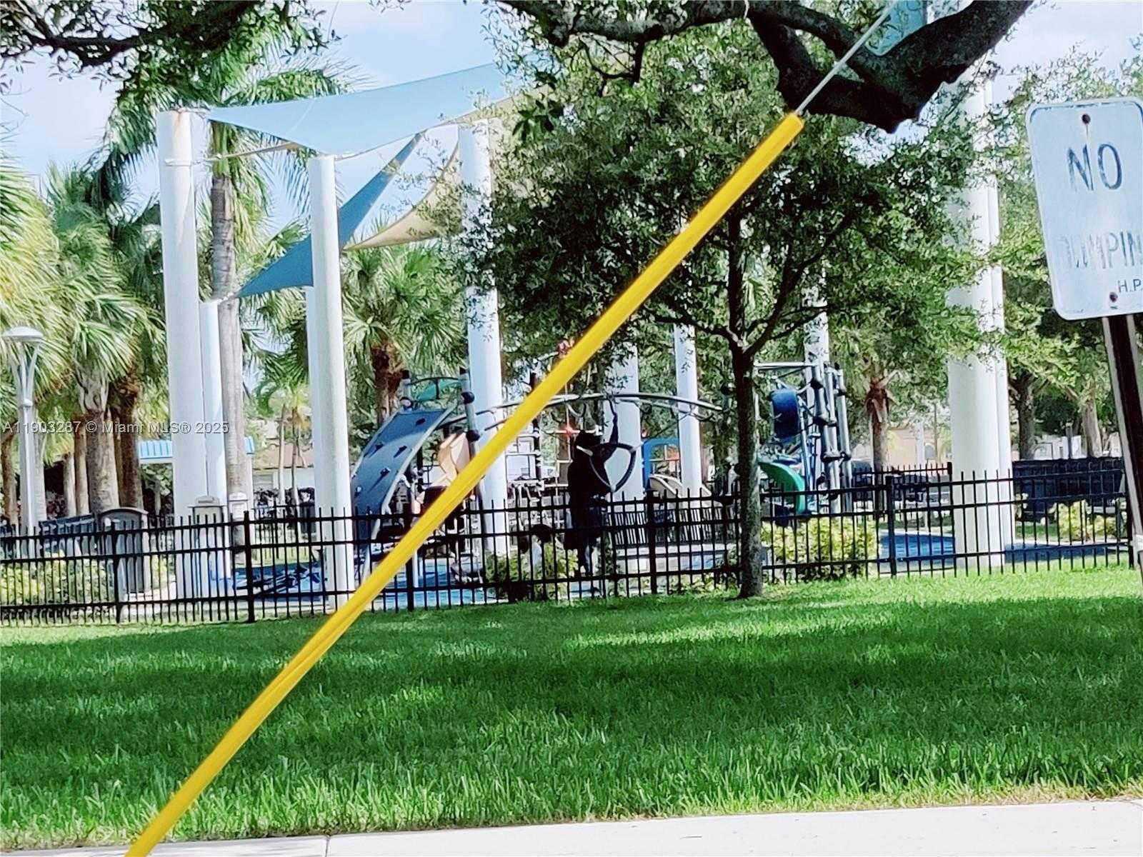 Imagen de Pequeño Objeto