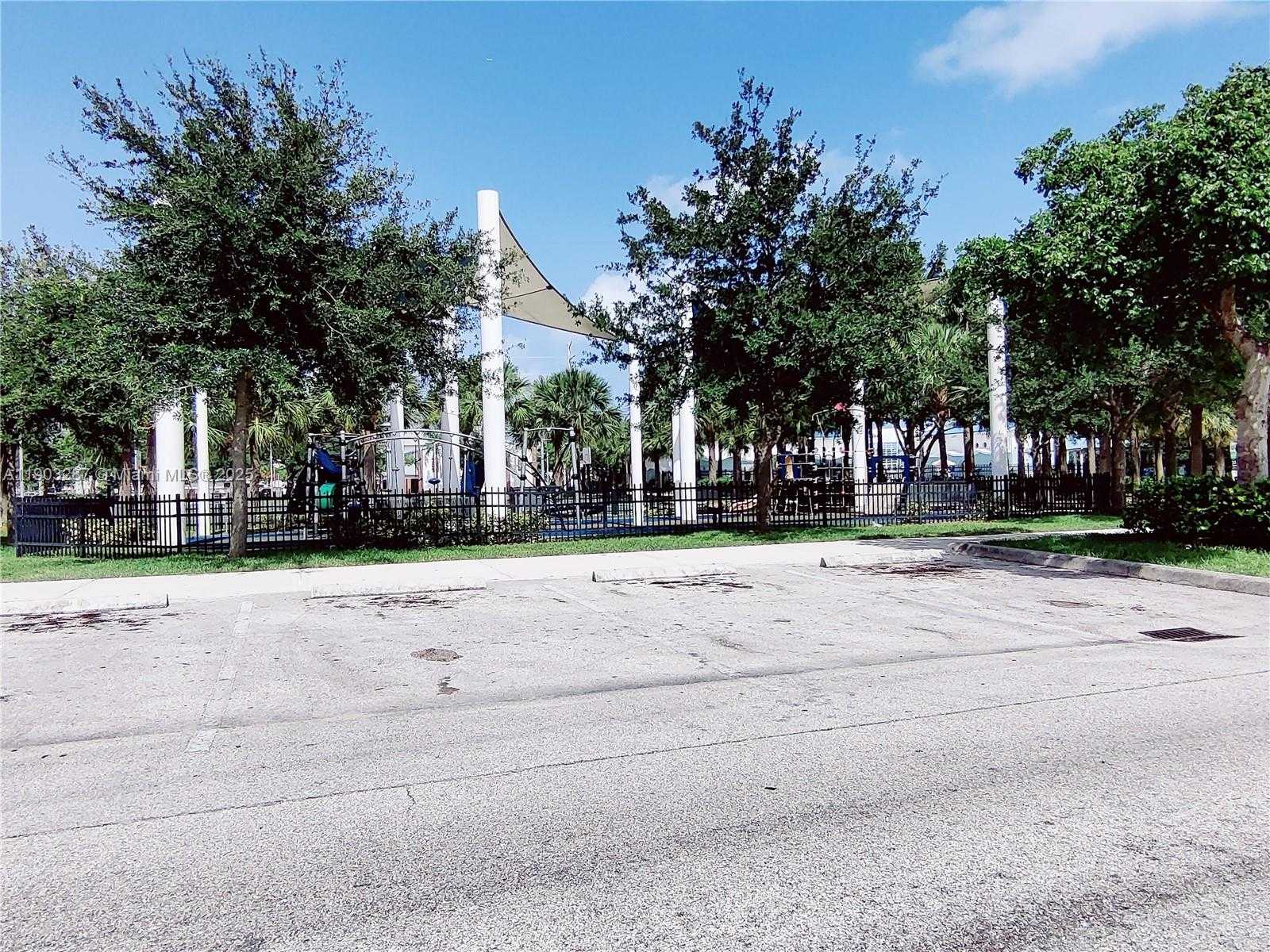 Imagen de Pequeño Objeto