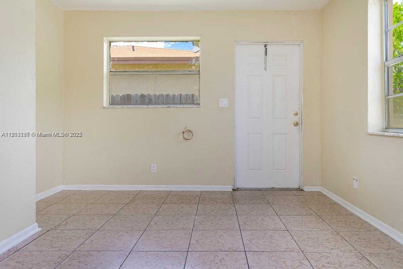 Imagen de Pequeño Objeto