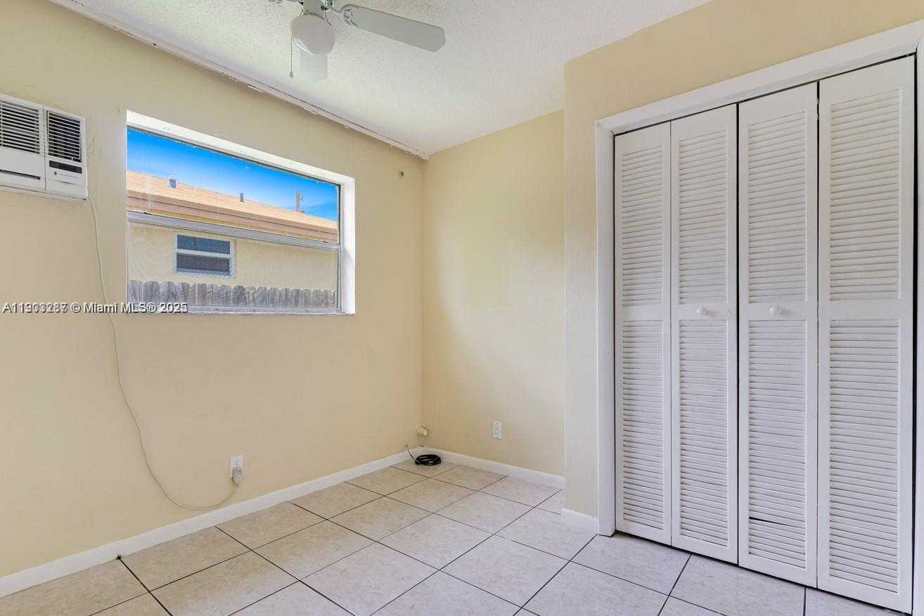 Imagen de Pequeño Objeto