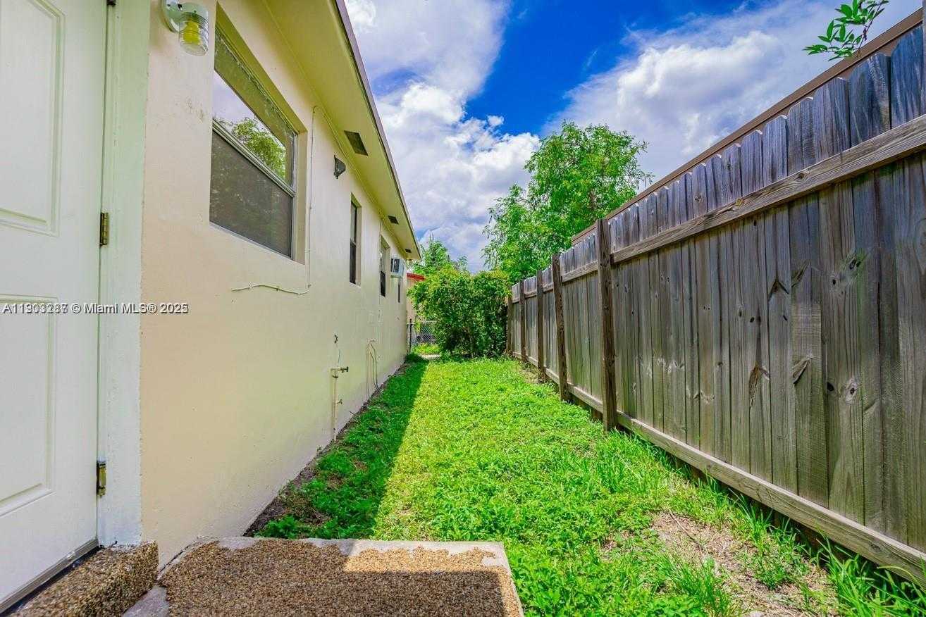 Imagen de Pequeño Objeto