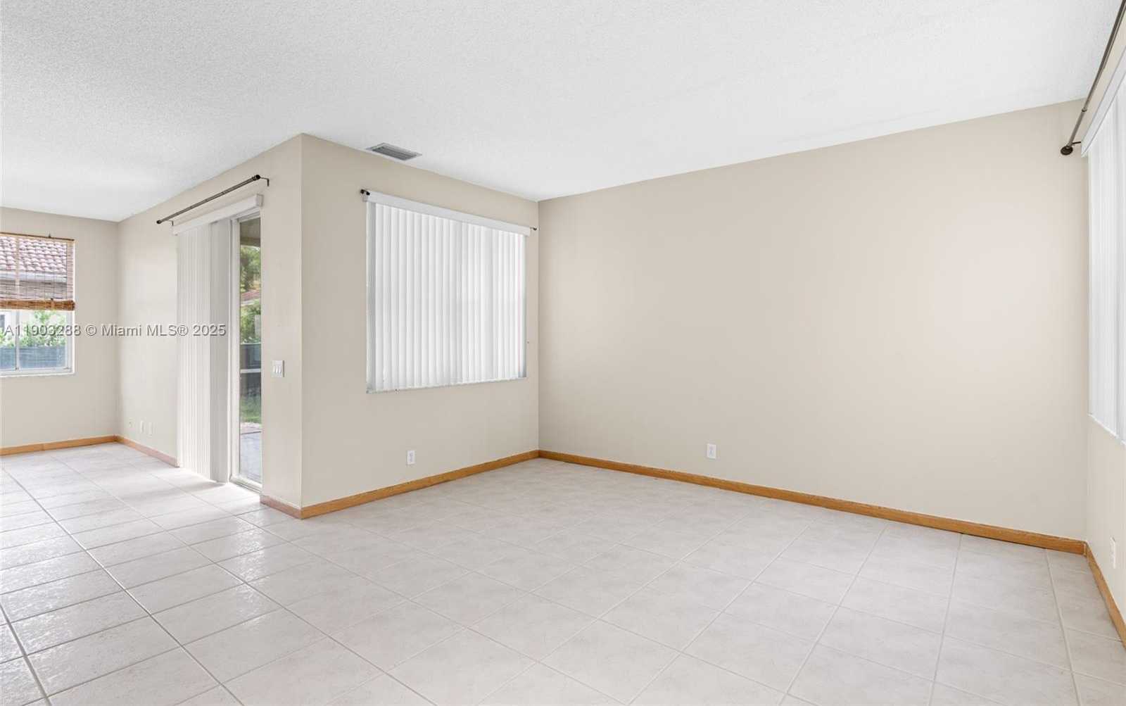 Small Image of 4490 FOXTAIL LN, Weston Number 13