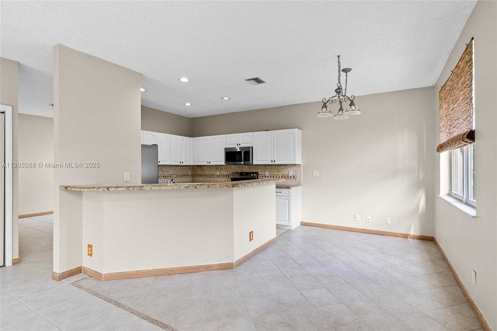 Small Image of 4490 FOXTAIL LN, Weston Number 17