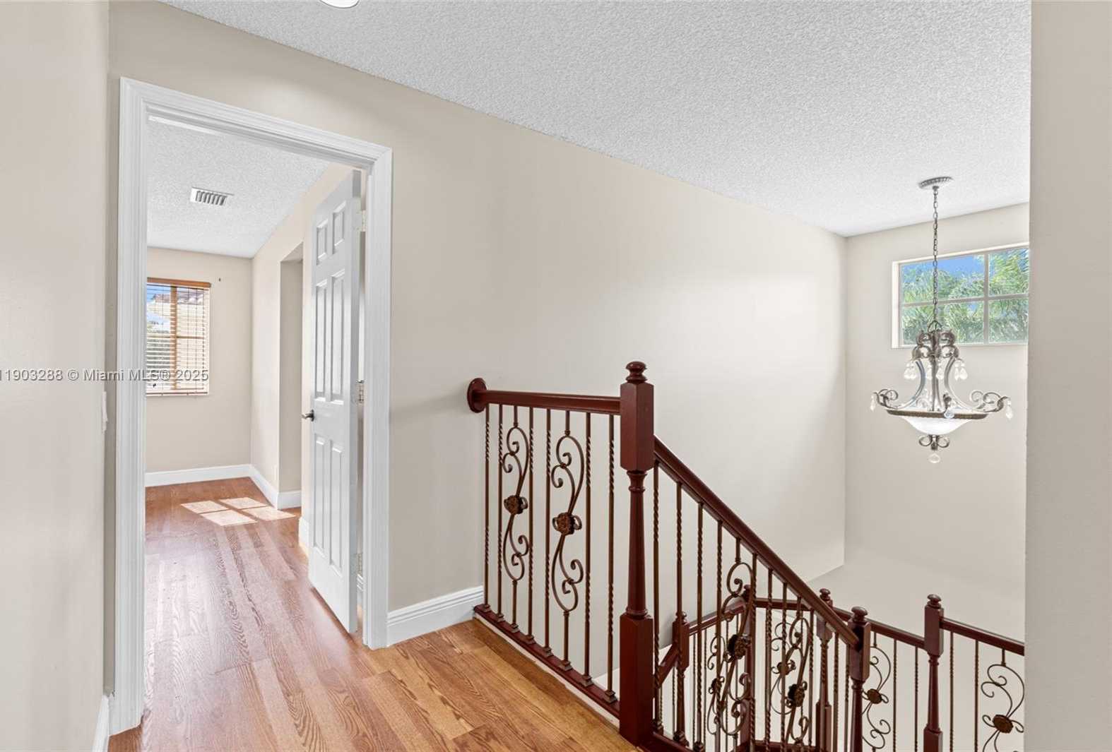 Small Image of 4490 FOXTAIL LN, Weston Number 26