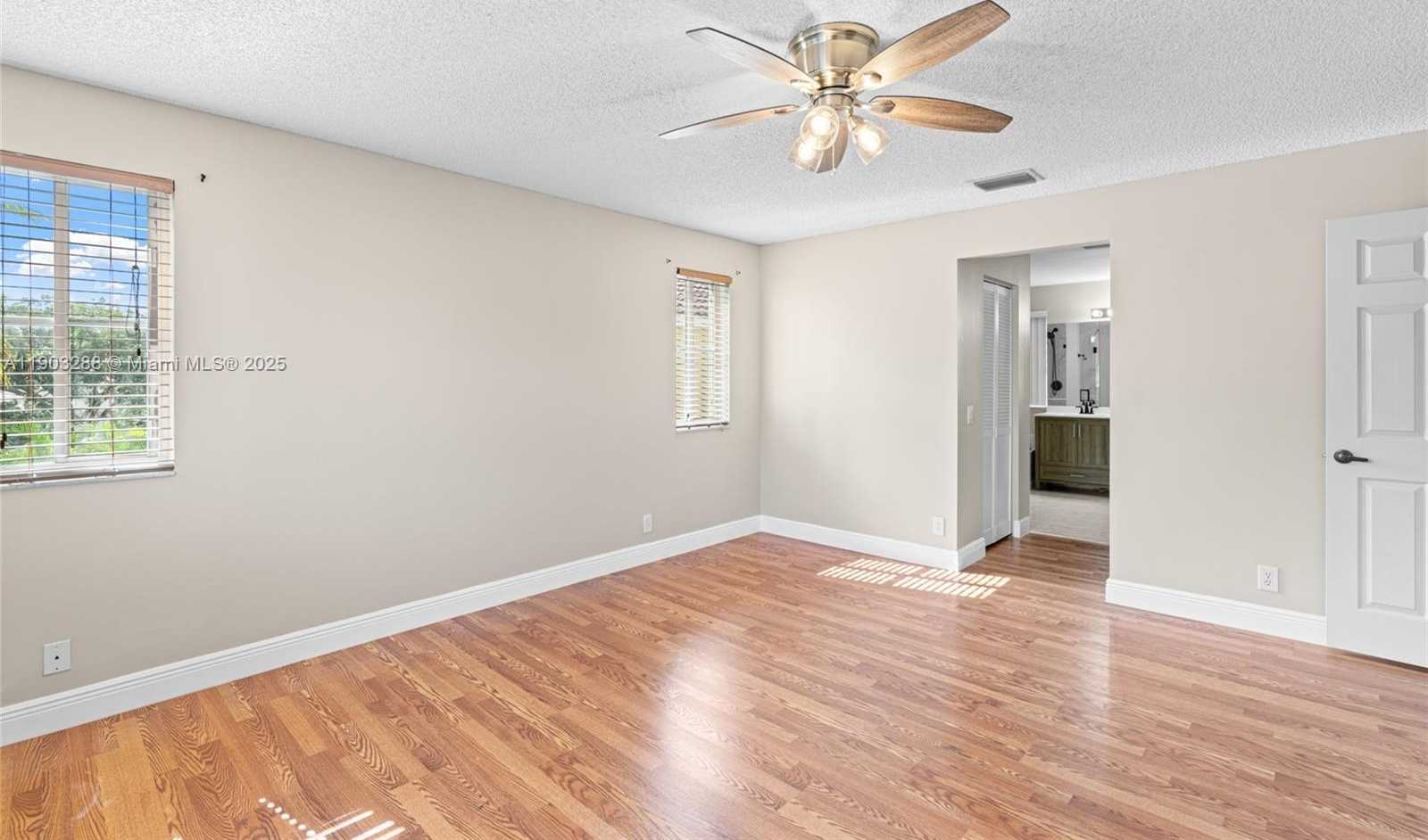 Small Image of 4490 FOXTAIL LN, Weston Number 28