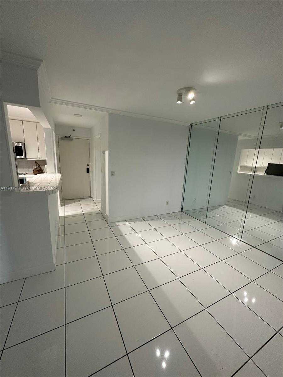 Small Image of 200 SOUTH EAST 15TH RD #6H, Miami Number 11