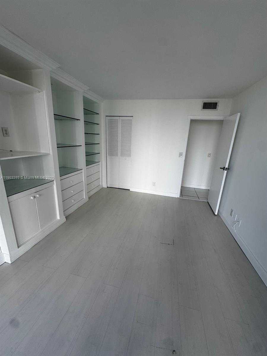 Small Image of 200 SOUTH EAST 15TH RD #6H, Miami Number 13