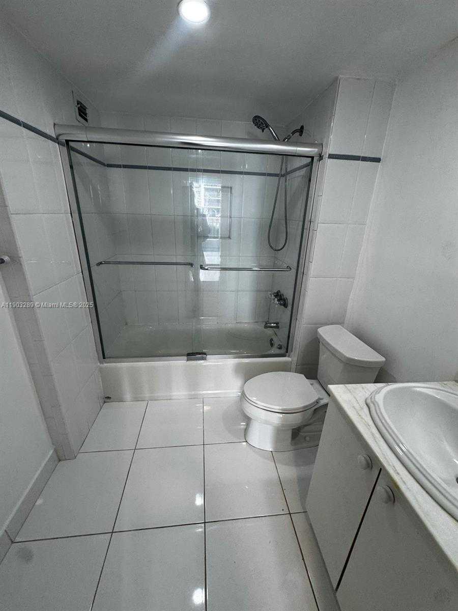 Small Image of 200 SOUTH EAST 15TH RD #6H, Miami Number 16