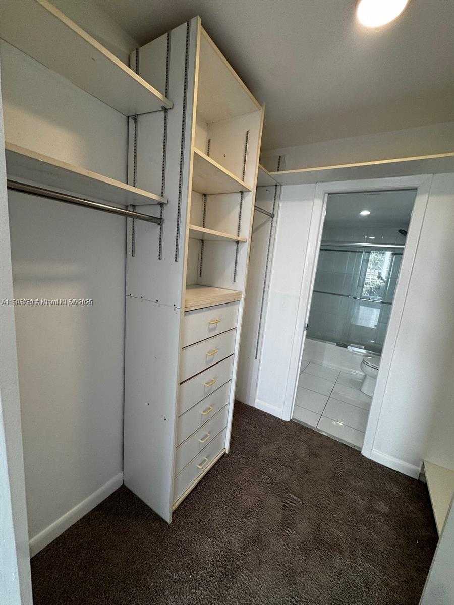 Small Image of 200 SOUTH EAST 15TH RD #6H, Miami Number 19