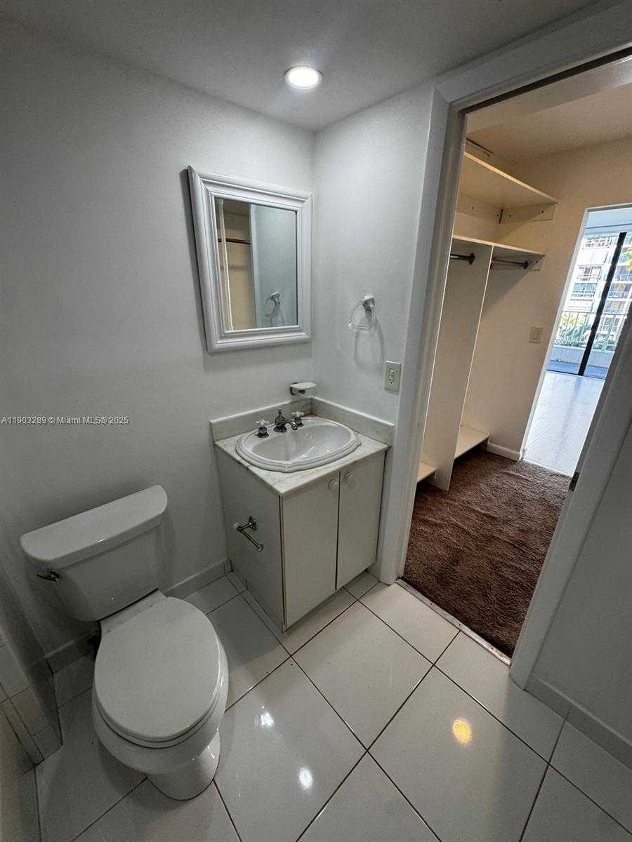 Small Image of 200 SOUTH EAST 15TH RD #6H, Miami Number 20