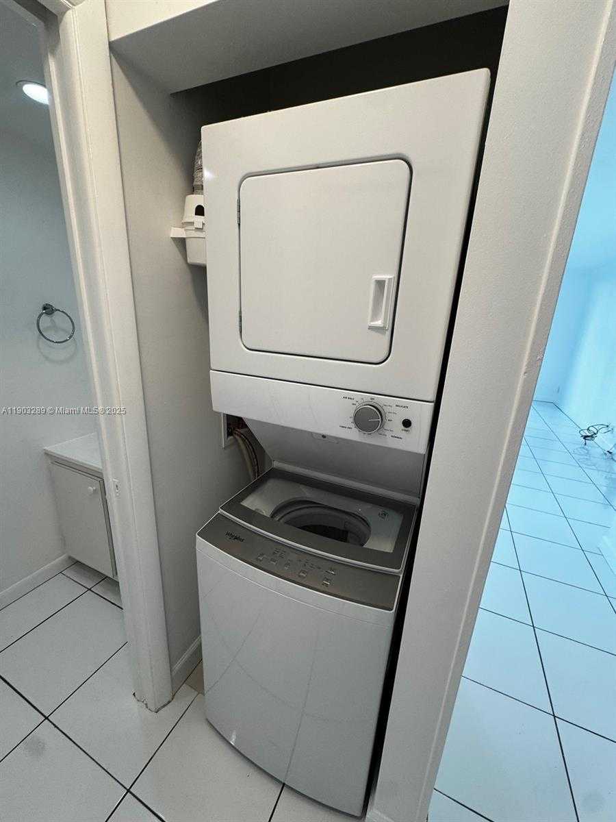 Small Image of 200 SOUTH EAST 15TH RD #6H, Miami Number 7