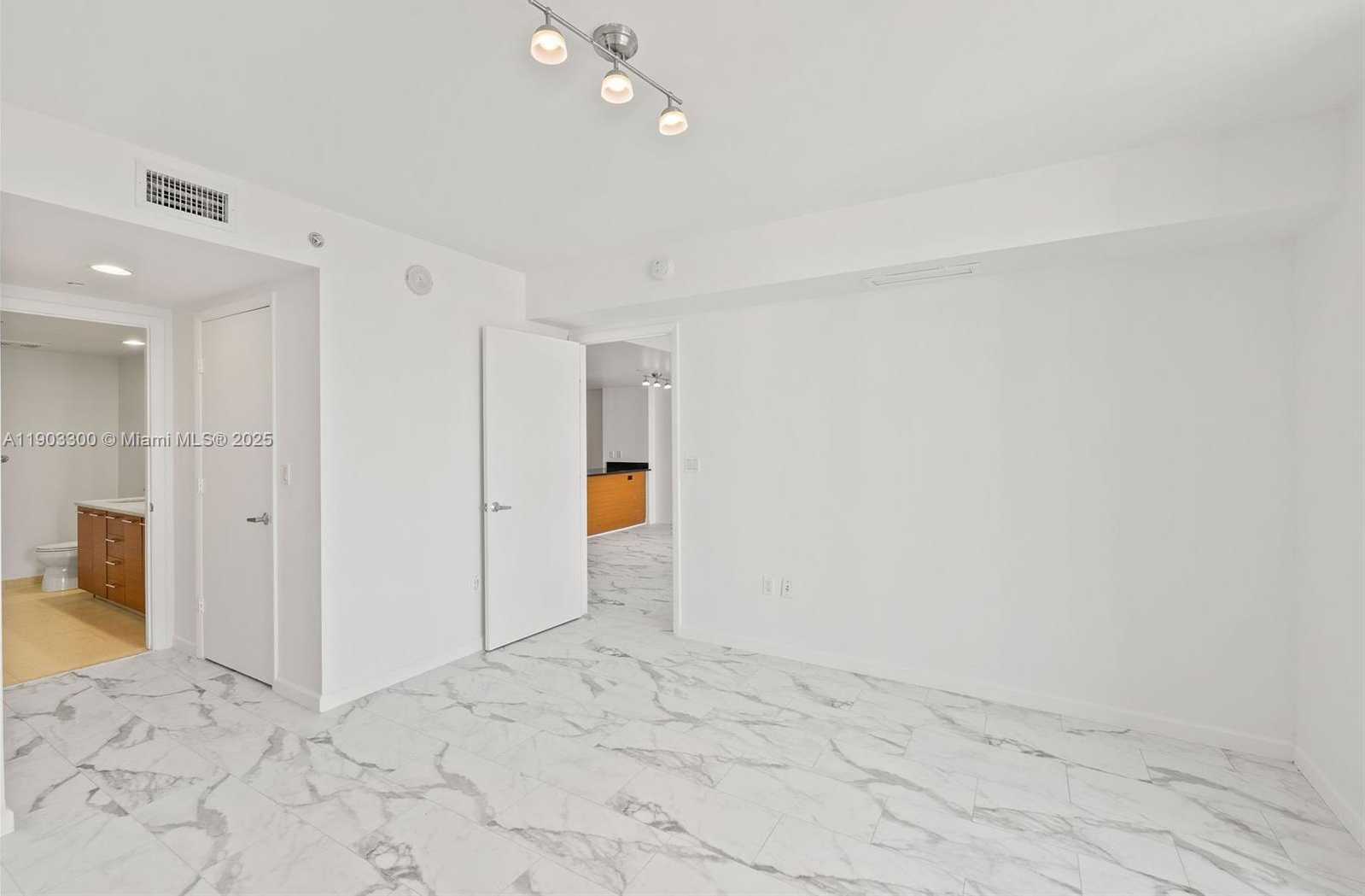 Small Image of 50 BISCAYNE BLVD #2211, Miami Number 13