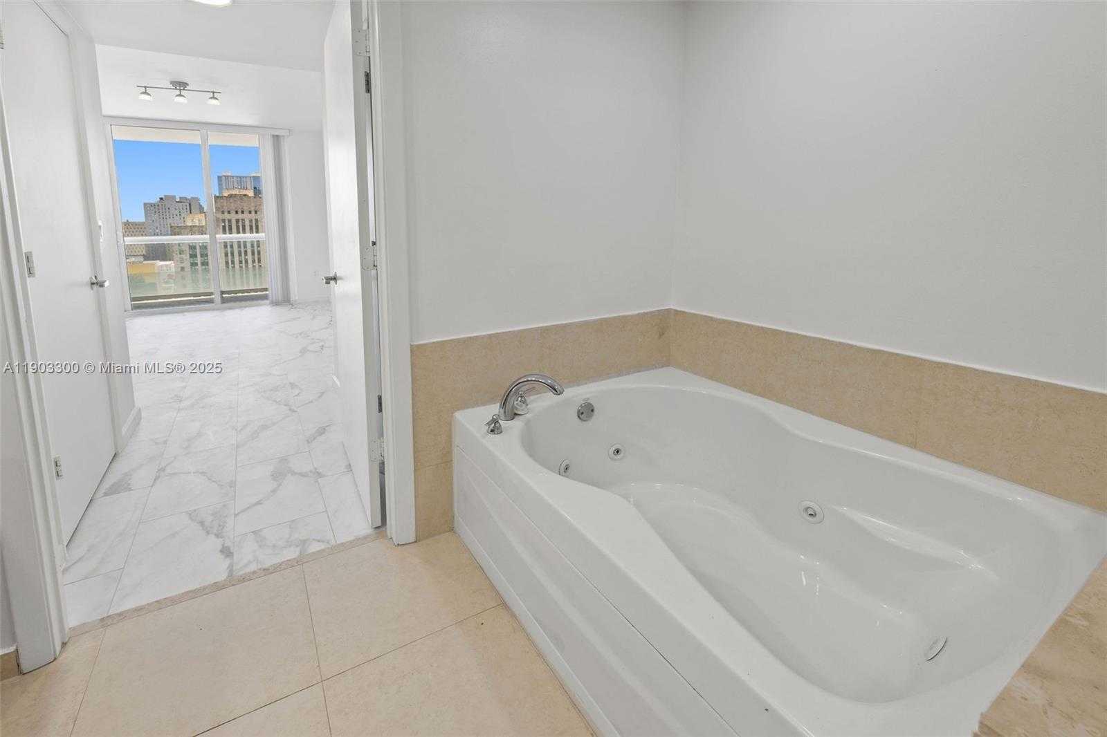 Small Image of 50 BISCAYNE BLVD #2211, Miami Number 14