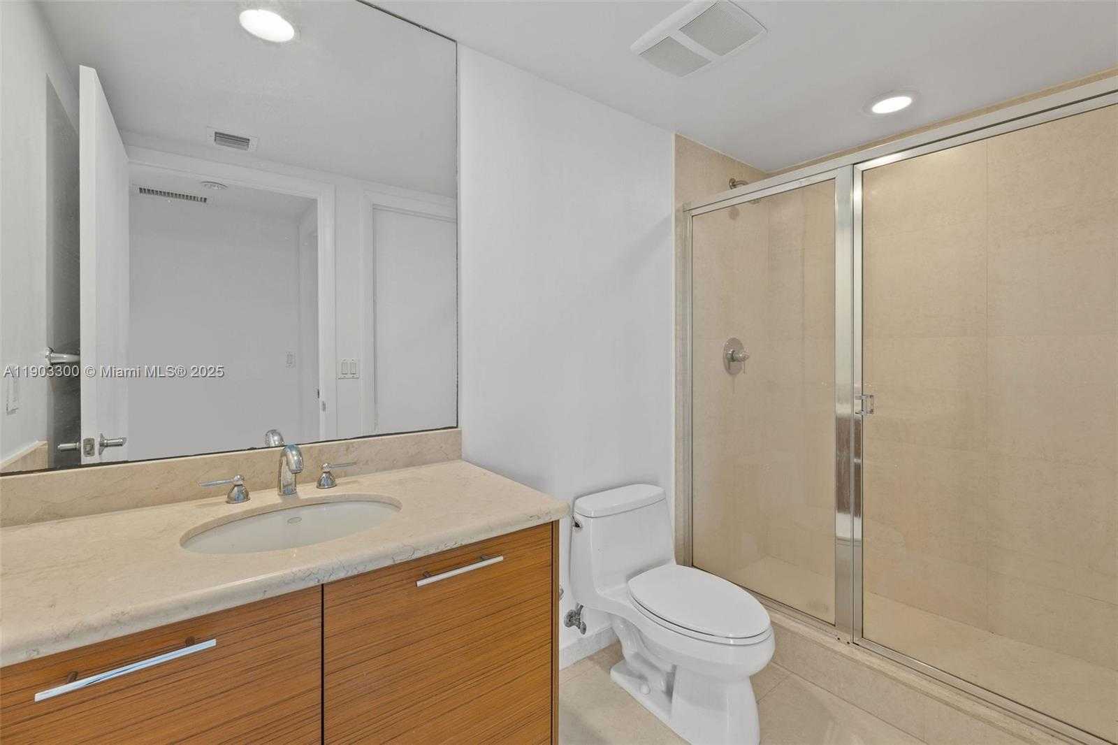 Small Image of 50 BISCAYNE BLVD #2211, Miami Number 15