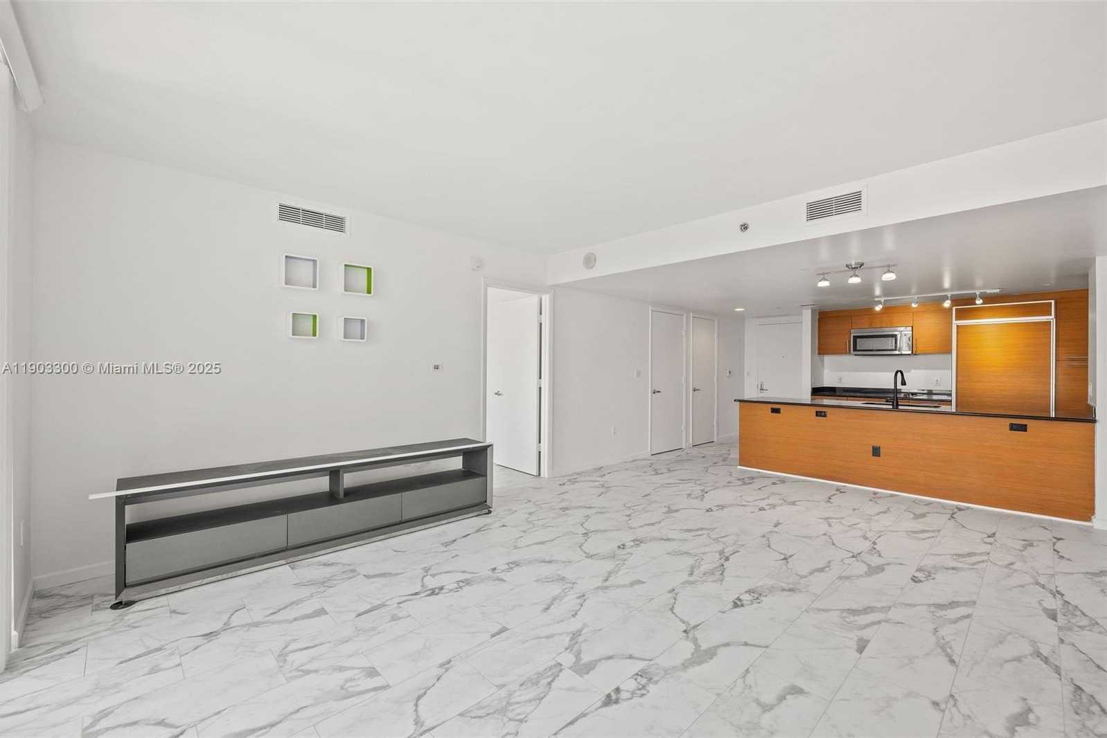 Small Image of 50 BISCAYNE BLVD #2211, Miami Number 2