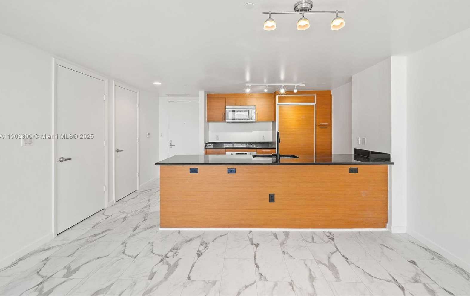 Small Image of 50 BISCAYNE BLVD #2211, Miami Number 4