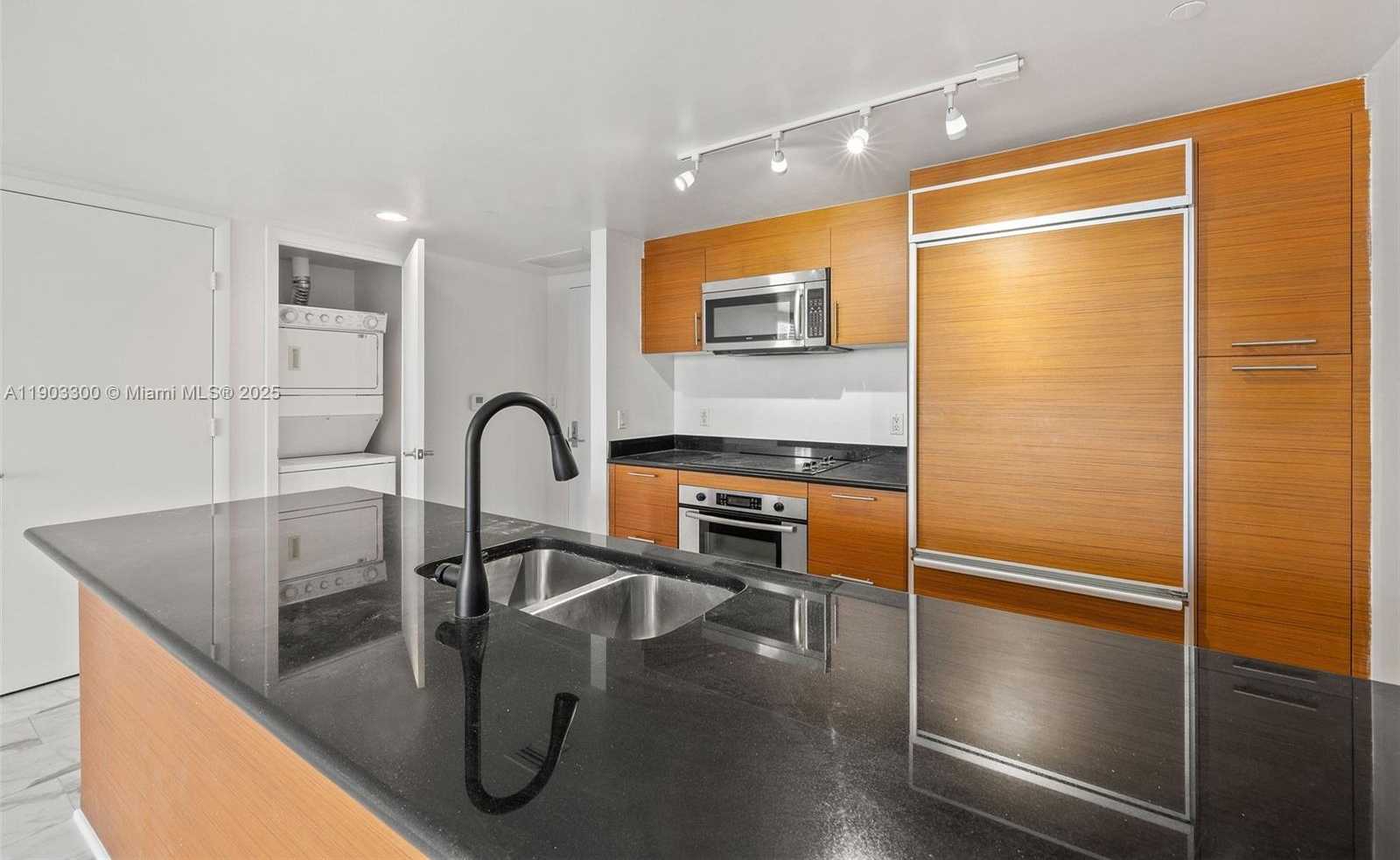 Small Image of 50 BISCAYNE BLVD #2211, Miami Number 6