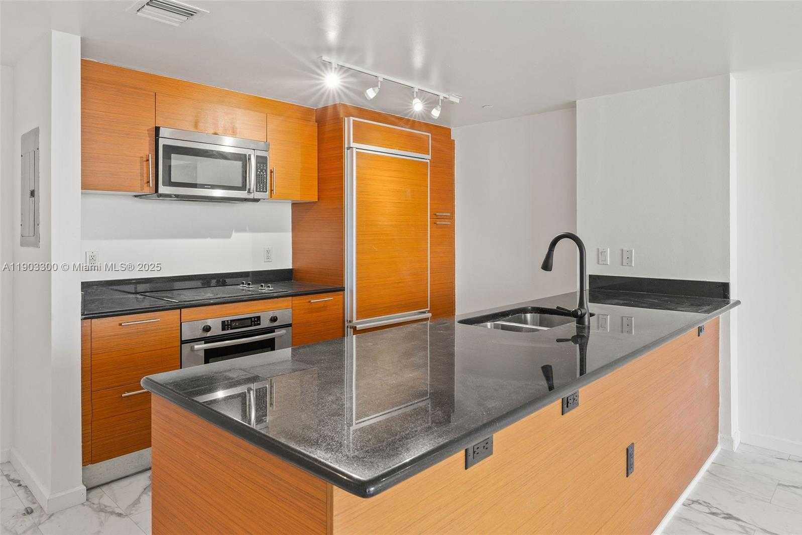 Small Image of 50 BISCAYNE BLVD #2211, Miami Number 7