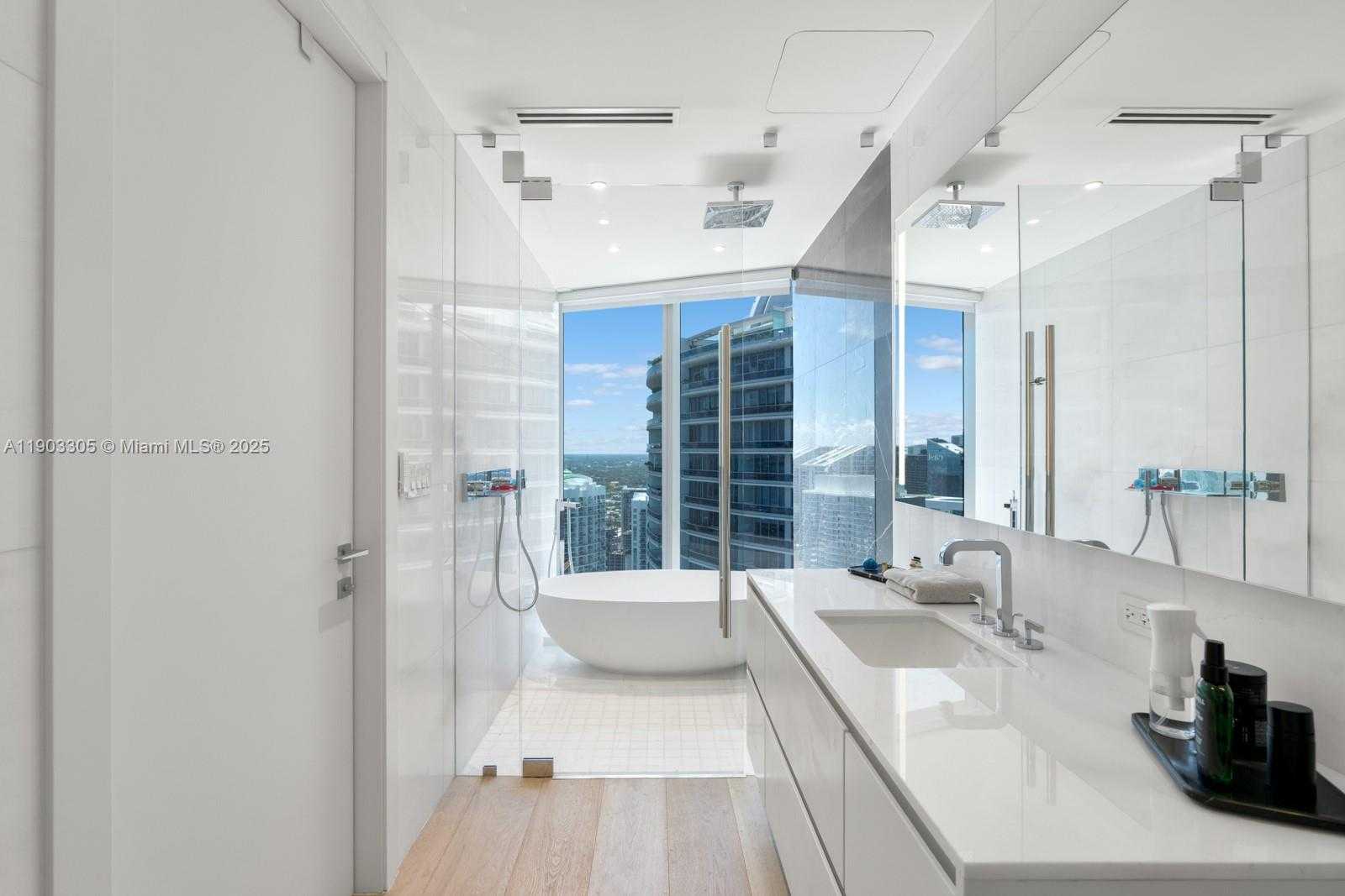 Imagen de Pequeño Objeto