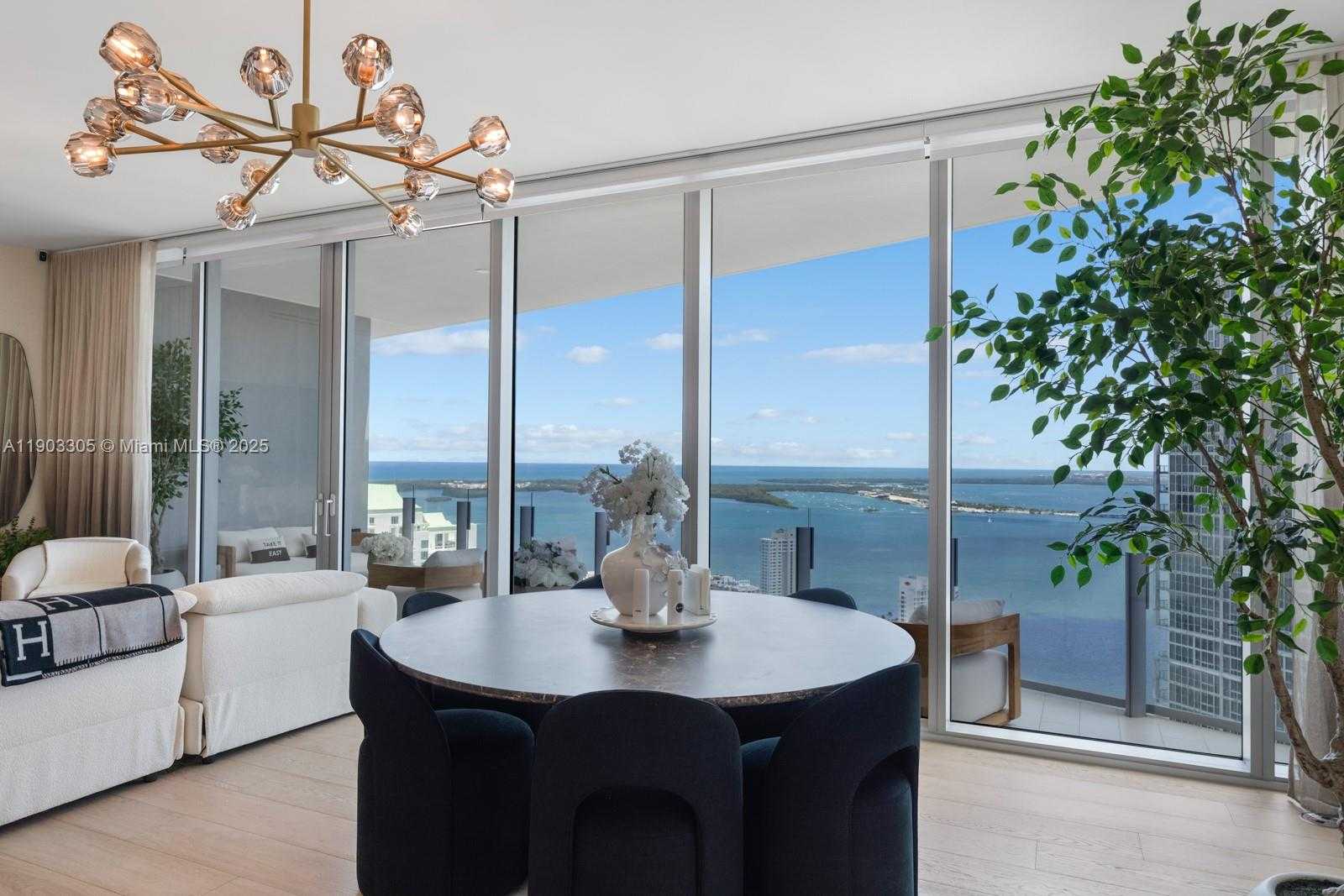 Imagen de Pequeño Objeto