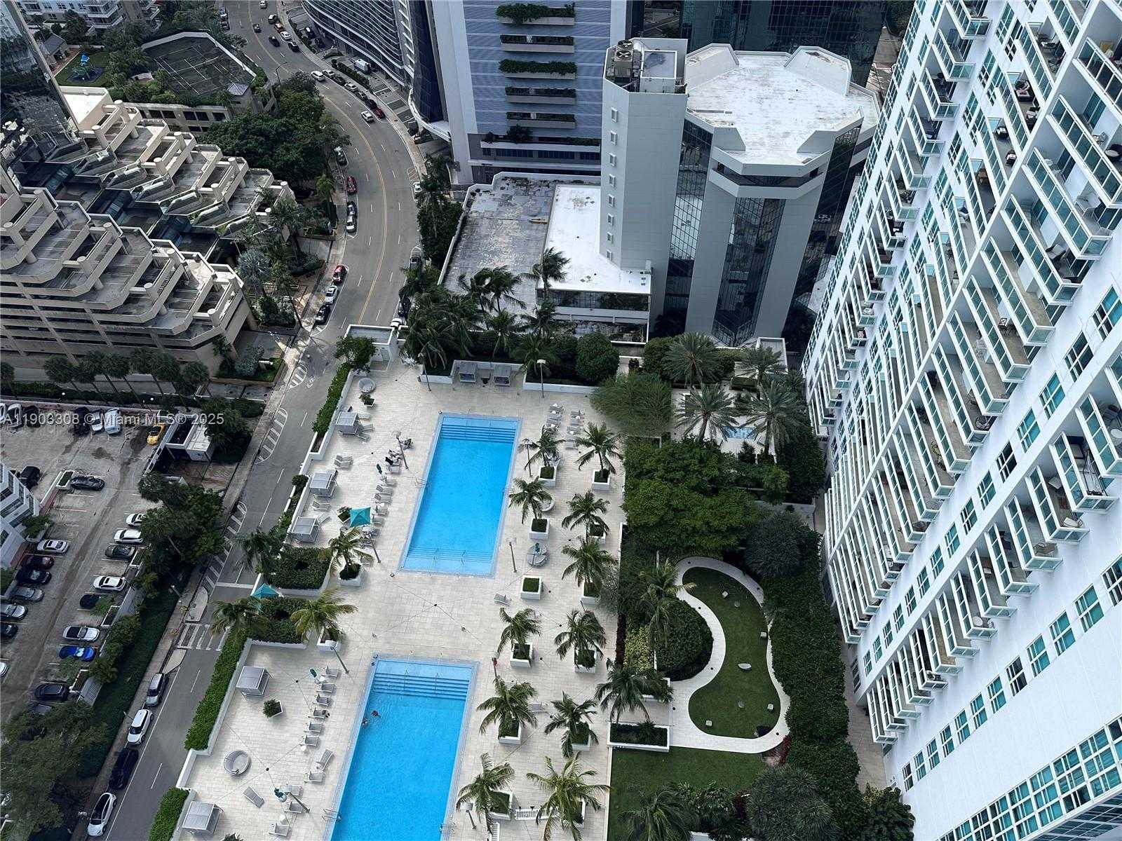 Small Image of 950 BRICKELL BAY DR #3505, Miami Number 12