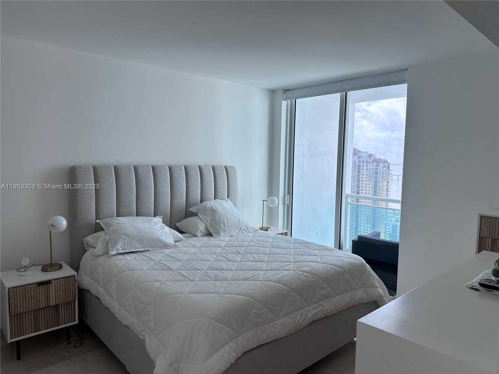 Small Image of 950 BRICKELL BAY DR #3505, Miami Number 22