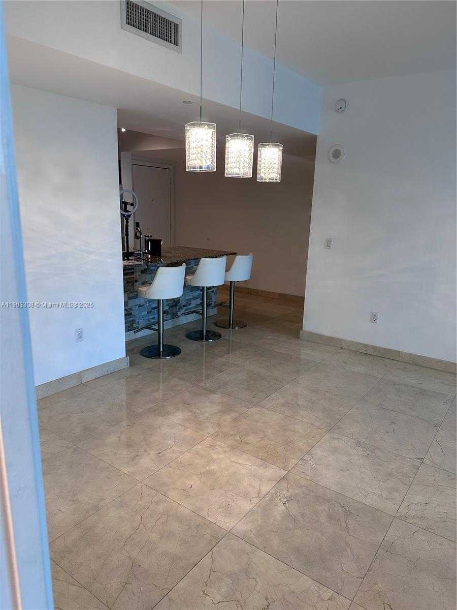 Small Image of 950 BRICKELL BAY DR #3505, Miami Number 7